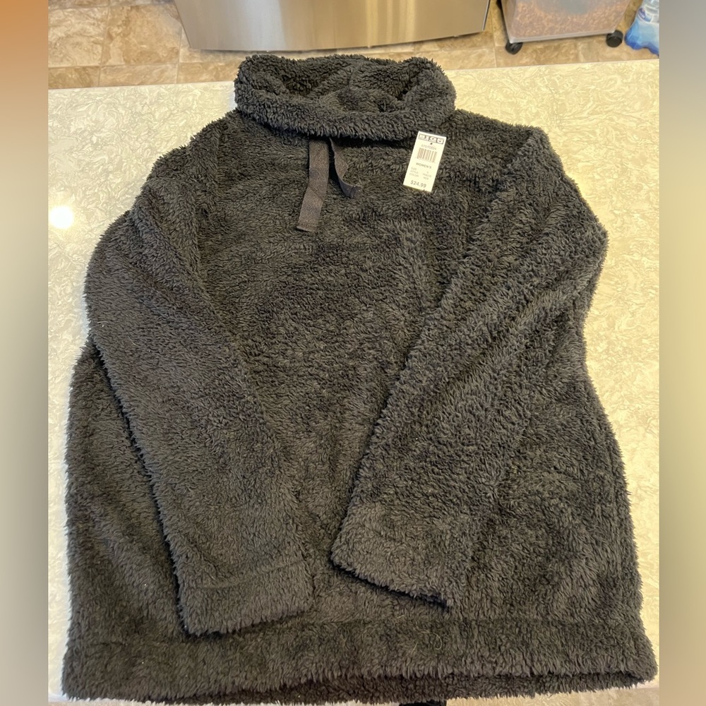 Timber Ridge Hoodie- NWT